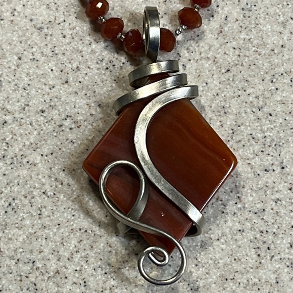 HANDMADE Gorgeous Wire Wrapped Carnelian stone necklace!! - Picture 9 of 9